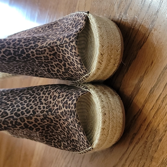 Kenneth Cole 'Olivia' Peep-Toe Espadrille Wedges - Picture 7 of 9